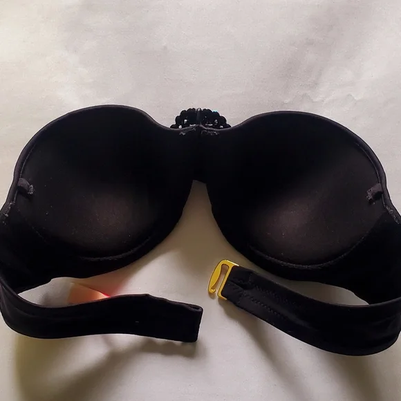 Victoria's Secret Bikini (32 B) - Picture 4 of 5